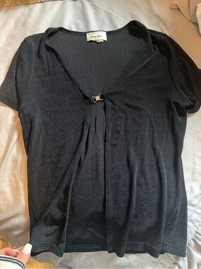 Vintage Sun Fire Black Short Sleeve V-Neck Knit Top with Front Accent